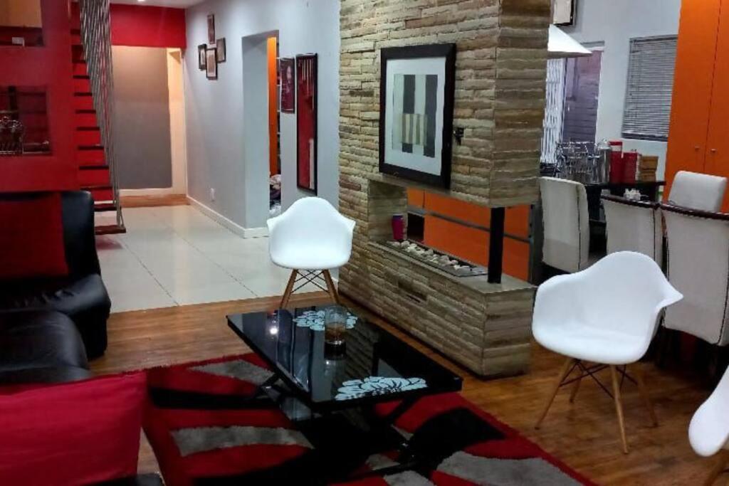 קייפטאון Spacious Holiday Home מראה חיצוני תמונה